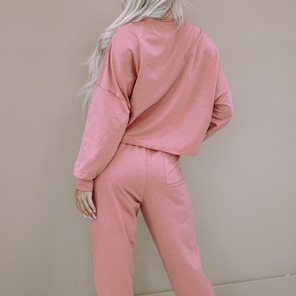 All Eyes On Me  Pink Sweatsuit - Picture 3 of 6